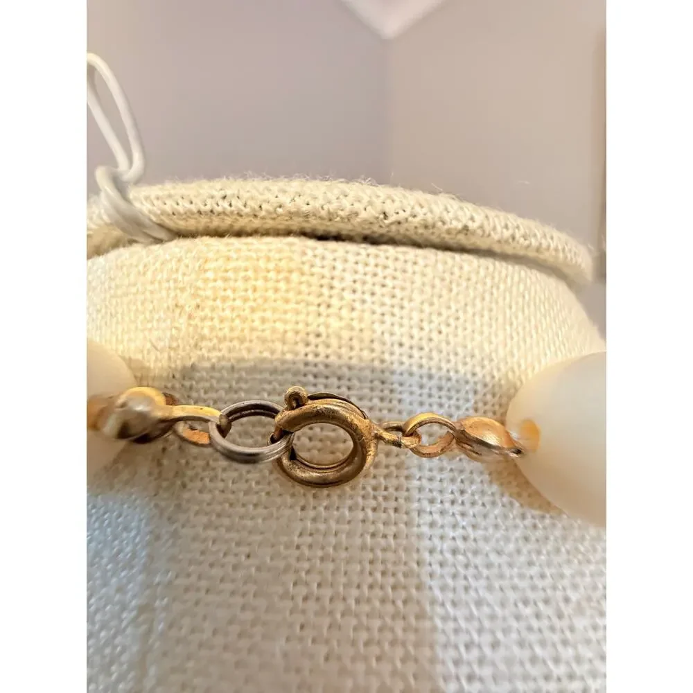 Vintage Graduated Cream & Brown Lucite Bead Necklace 26”